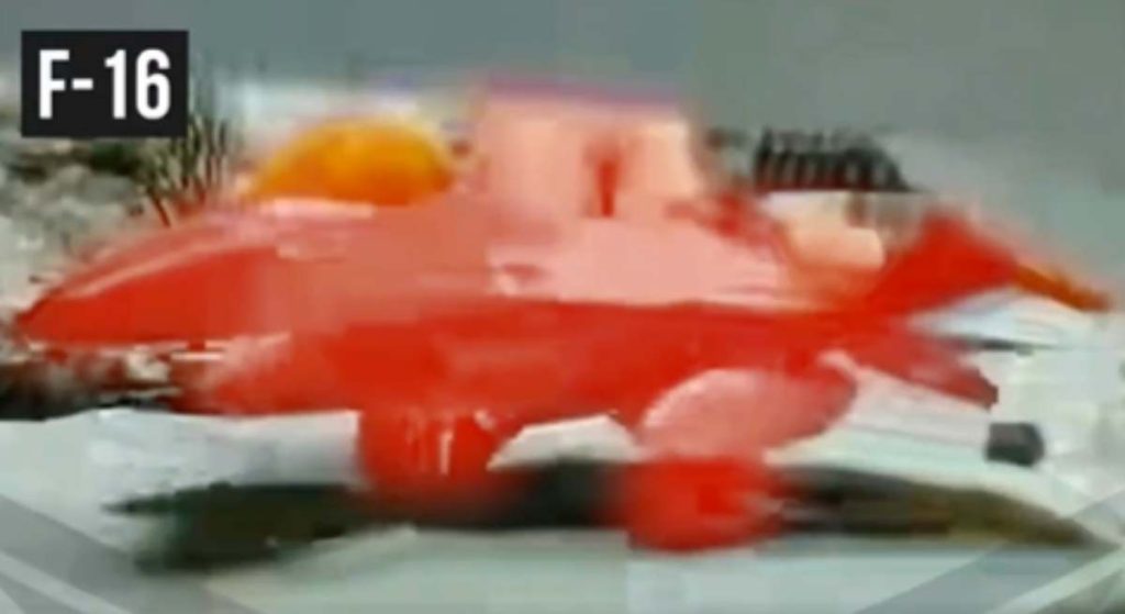 Ucrania se burla de Rusia por el derribo de un falso caza F-16 “hecho de goma o madera”