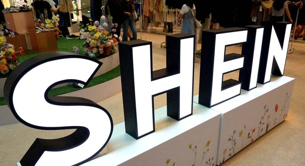 La UE comenzará a aplicar un arancel fijo de tres euros para paquetes pequeños a partir del 1 de julio de 2026