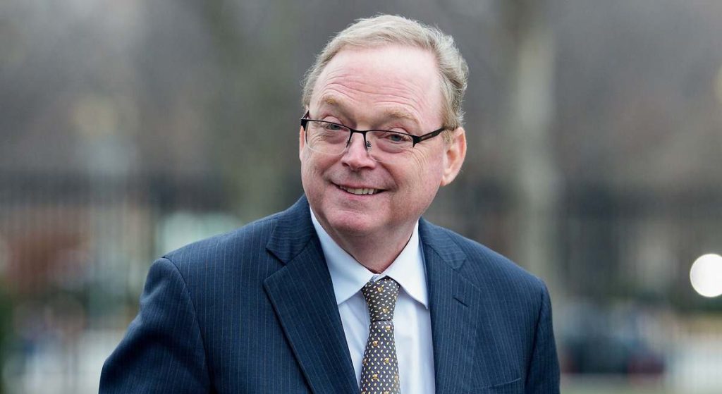 Hassett pide castigar a los autores del informe que reveló que los aranceles fueron asumidos por EEUU