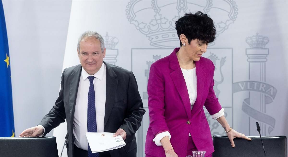 La regularización de inmigrantes retrasa su inicio sin que Moncloa defina el plazo