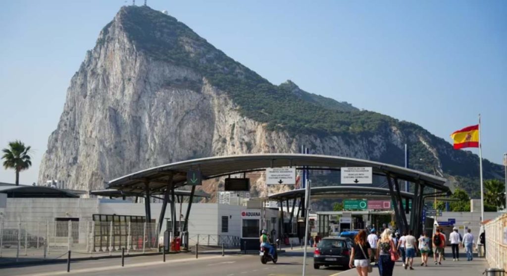 Gibraltar instala un centenar de cámaras en la frontera a tres meses de la eliminación de la verja