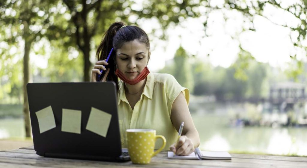 El teletrabajo en España está más lejos de la UE que antes de la pandemia por el ‘pinchazo’ de la jornada híbrida
