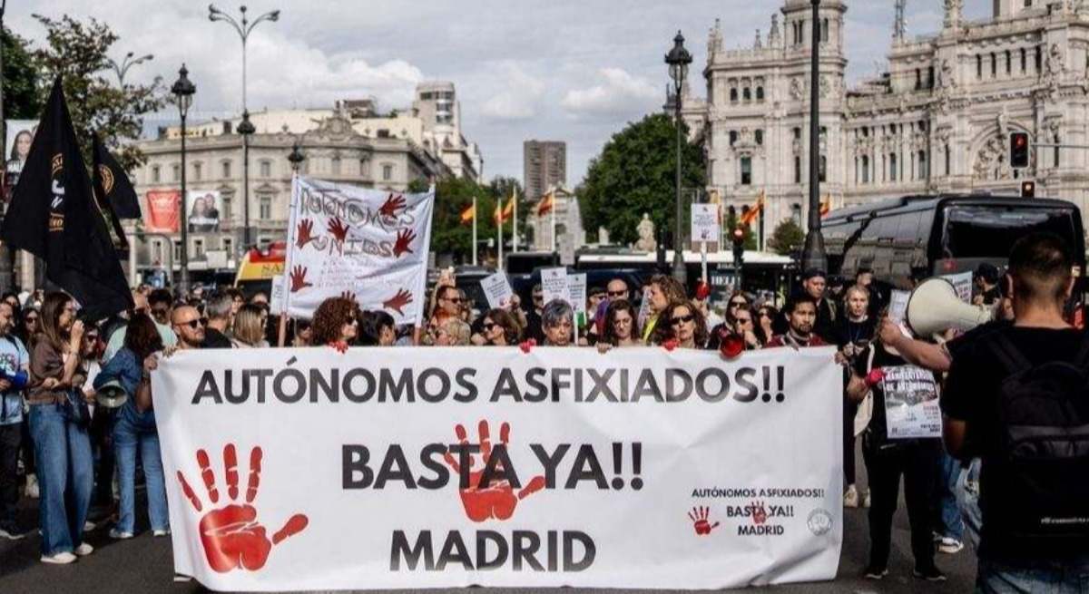 Read more about the article Los autónomos coinciden: “Son 1.500 euros más al año que se suman a las cuotas que tenemos que pagar, a tener que adelantar el IVA de facturas que no hemos cobrado, a tramos de IRPF que deben ser revisados,…”