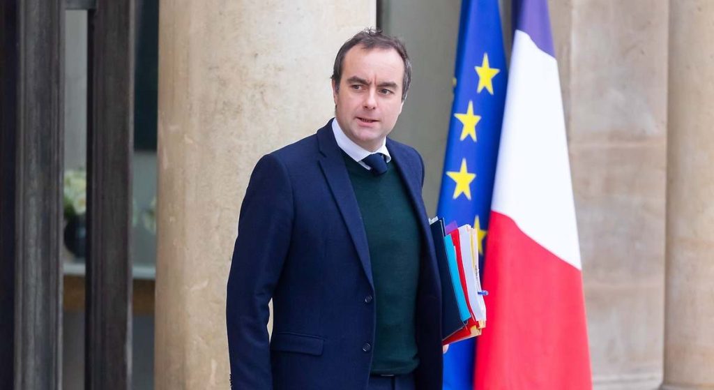 Francia eleva a 1.200 millones de euros su paquete de ayudas para combatir la crisis de los carburantes