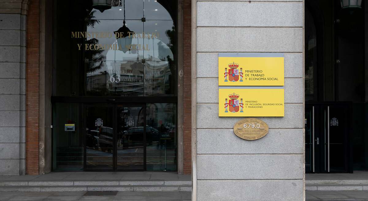 Read more about the article Trabajo presiona para aprobar la reforma del registro horario en Consejo de Ministros el día 21