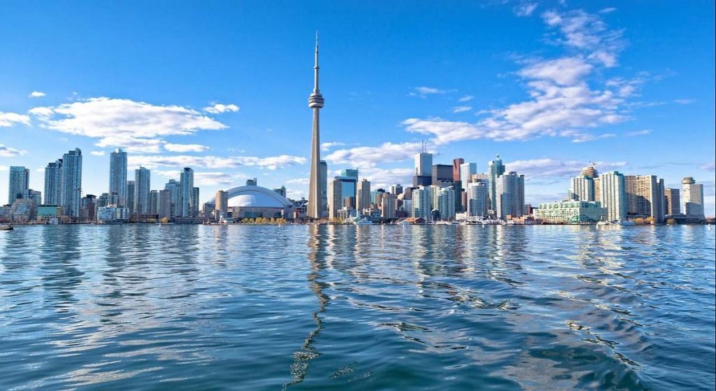 Trump amenaza con empezar a llamar al lago Ontario “lago de América” como parte de la guerra comercial contra Canadá