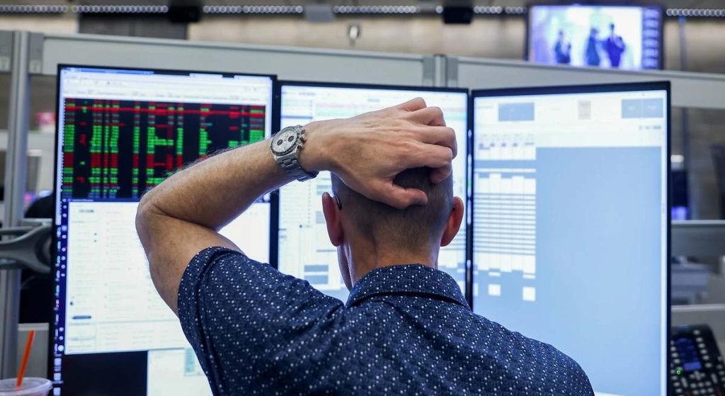 El Banco de Inglaterra pide un “botón del pánico” para frenar en seco a la IA si hay riesgo de colapso de los mercados